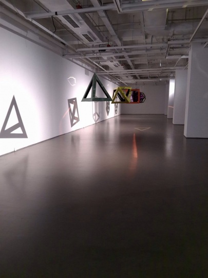 迪特·坦茨纳在今日美术馆的个展“消隐”现场 图片提供:今日美术馆
迪特·坦茨纳在今日美术馆的个展“消隐”现场 图片提供:今日美术馆