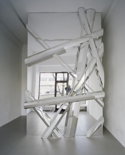 《Paul》 256×456×25cm 有机玻璃 2008 ©Dieter Detzner
《Paul》 256×456×25cm 有机玻璃 2008 ©Dieter Detzner