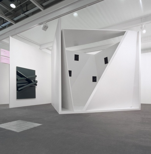 《G.d.B》350×350×350cm 综合材料 2010 ©Dieter Detzner
《G.d.B》350×350×350cm 综合材料 2010 ©Dieter Detzner