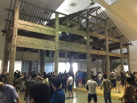 可进入内部的“汪家祠”(当代唐人艺术中心展厅内)
可进入内部的“汪家祠”(当代唐人艺术中心展厅内)