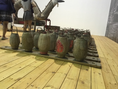 现场展出的旧灯笼
现场展出的旧灯笼