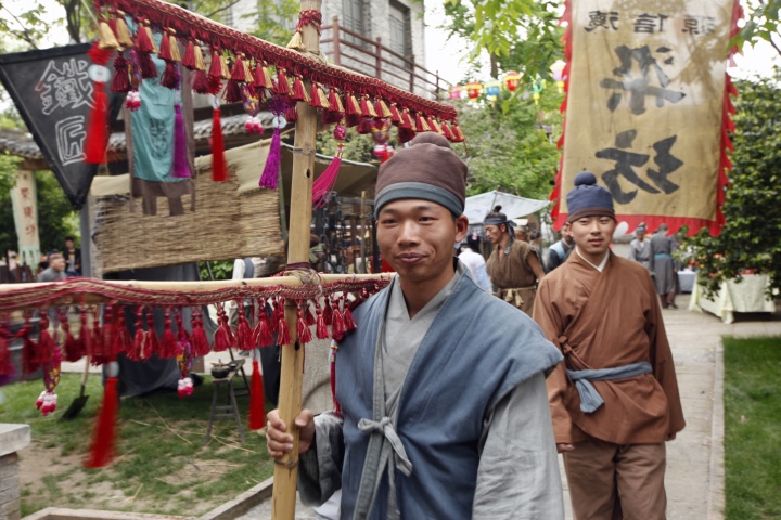 胡向前 艺术是表演出来的 胡向前 艺术是表演出来的