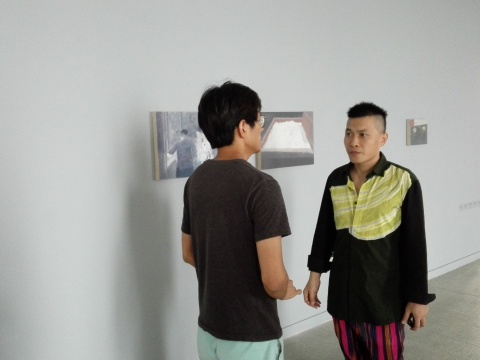 右为艺术家渣巴
右为艺术家渣巴