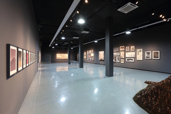展览“我们山呼万岁从远古走来”现场
展览“我们山呼万岁从远古走来”现场