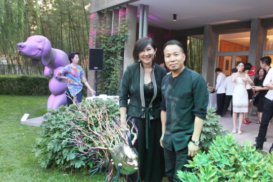 艺术家高孝午与Clubelysee联合创始人Crystal Chin在活动现场
艺术家高孝午与Clubelysee联合创始人Crystal Chin在活动现场