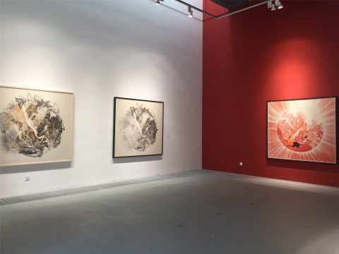一层展厅入口处的作品
一层展厅入口处的作品