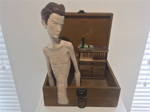 于洋玻璃钢雕塑作品《远行之席勒》
于洋玻璃钢雕塑作品《远行之席勒》