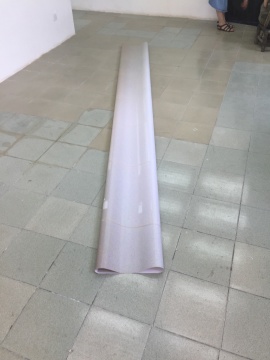 该件作品名为《艾未未》,由于画面上的图案是根据艾未未作品中的光影打印而来因此得名
该件作品名为《艾未未》,由于画面上的图案是根据艾未未作品中的光影打印而来因此得名