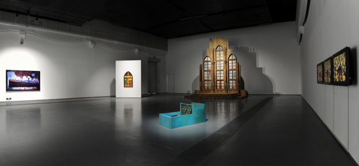 李青个展“大教堂”展出了艺术家悉心创作的全新作品
