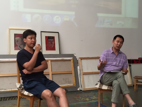 “西游画记”发布会现场,左为艺术家王雷,右为活动策划罗小虎
“西游画记”发布会现场,左为艺术家王雷,右为活动策划罗小虎
