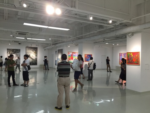 展览吸引了众多媒体与观众
展览吸引了众多媒体与观众