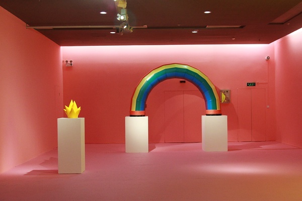 OCAT西安馆2015开年展“我叫阿史”以展厅作为创作空间,通过一系列追问完成艺术家们作品的意义
OCAT西安馆2015开年展“我叫阿史”以展厅作为创作空间,通过一系列追问完成艺术家们作品的意义