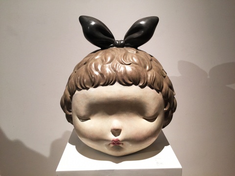 李伟&刘知音 《果儿》 40 × 50 × 55cm 铸铜化学着色 2015
李伟&刘知音 《果儿》 40 × 50 × 55cm 铸铜化学着色 2015