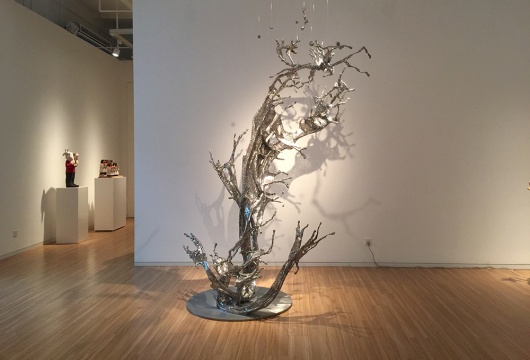 郑路 《淋漓-组合》 150 × 120 × 150cm 不锈钢 2015
郑路 《淋漓-组合》 150 × 120 × 150cm 不锈钢 2015