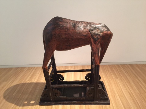 张弱 《动物家-象》 25 × 49 × 90cm 铸铜着色 2015
张弱 《动物家-象》 25 × 49 × 90cm 铸铜着色 2015