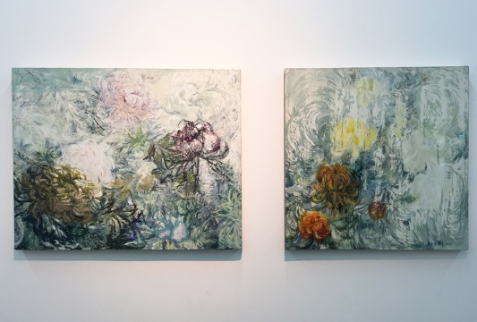 左： 《暗吐之息》 80 × 100cm    布面油画    2015

右：《暗吐之息》 80 × 80cm    布面油画    2015
