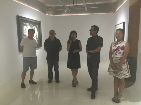 左起：刘坚、王川、力利记艺术空间负责人张永红、王春辰、雷明娜
