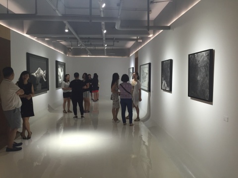 前来参观此次展览的媒体、观众络绎不绝
前来参观此次展览的媒体、观众络绎不绝