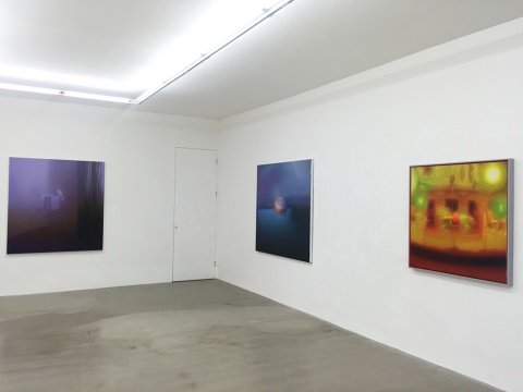 二楼展厅展出三件马思博架上作品
二楼展厅展出三件马思博架上作品