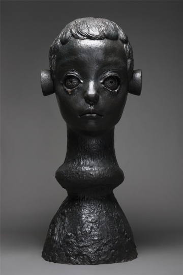 《眼泪》 铸铜化学着色 225×100×100cm 2015
《眼泪》 铸铜化学着色 225×100×100cm 2015
