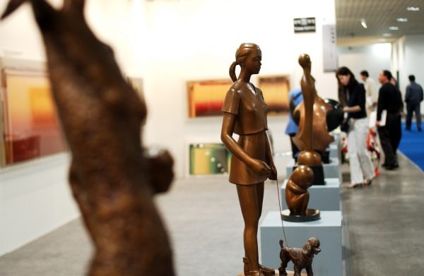 CIGE 2005 某画廊雕塑作品展位
CIGE 2005 某画廊雕塑作品展位