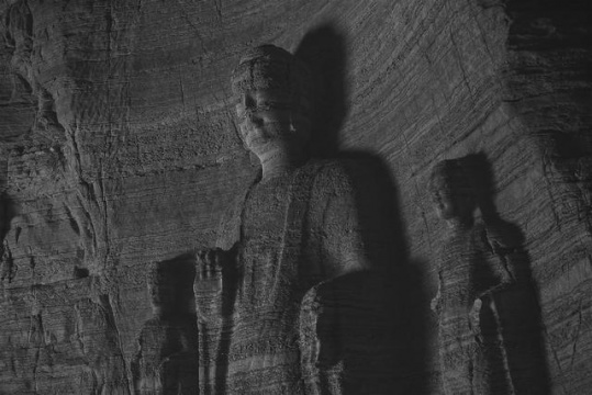 塔可《龙洞》30 x 45 cm, 12版 53 x 80 cm 6版 泛银, 硫化钡纸 2015
塔可《龙洞》30 x 45 cm, 12版 53 x 80 cm 6版 泛银, 硫化钡纸 2015
