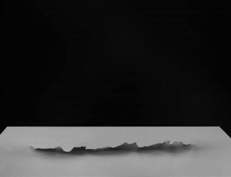 《物影NO.18》77.8x99.7cm 收藏级艺术微喷 2015 ©李俊 图片提供:三影堂+3画廊
《物影NO.18》77.8x99.7cm 收藏级艺术微喷 2015 ©李俊 图片提供:三影堂+3画廊