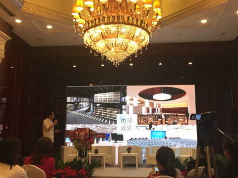 朱小钧在发布会为来宾介绍此次博览会精华
朱小钧在发布会为来宾介绍此次博览会精华