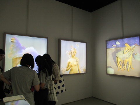 中央美术学院 杨莉芊 《白噪音系列》 120×120cm 3件 3D静态影像 艺术创新奖