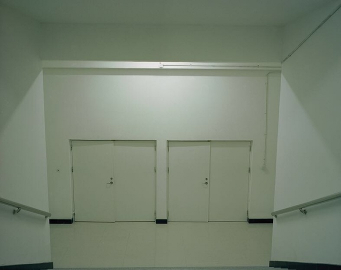 朱加《白色空间 01》131×165cm 彩色C-Print 2009
Edition of 5
朱加《白色空间 01》131×165cm 彩色C-Print 2009
Edition of 5