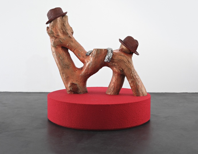 关小 《移动的山脉》 143×140×133cm Edition of 3(+1 AP)雕塑 2014
关小 《移动的山脉》 143×140×133cm Edition of 3(+1 AP)雕塑 2014