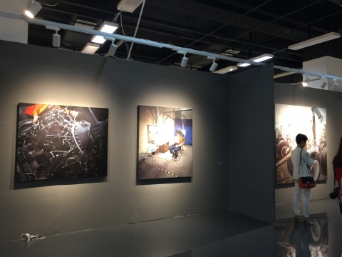 蜂巢当代艺术中心带来了80后艺术家陈朗慕的个展项目
蜂巢当代艺术中心带来了80后艺术家陈朗慕的个展项目