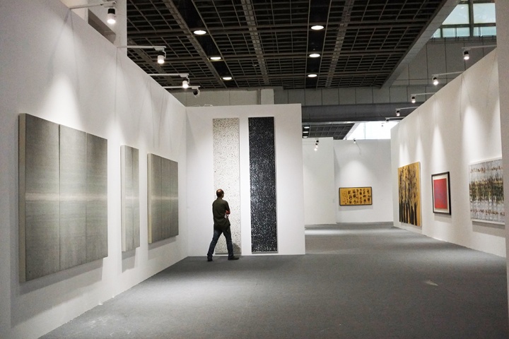 由策展人夏可君策划的主题邀请展“中国当代墨线艺术”单元，主要呈现新水墨的实验性、可能性的构建
