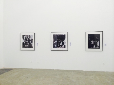 沙飞、吴印咸、罗光达拍摄的三张白求恩的照片作为此次展览的出发点
