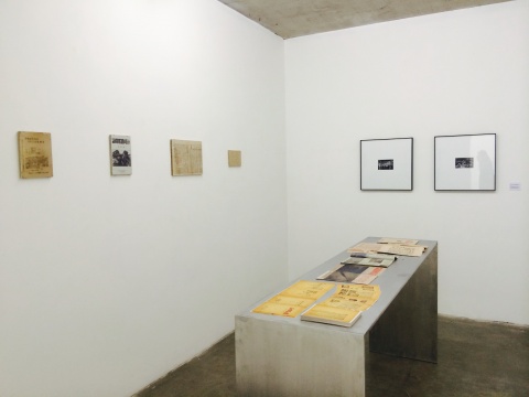 此展厅放置了影印的吴印咸的《摄影常识》
