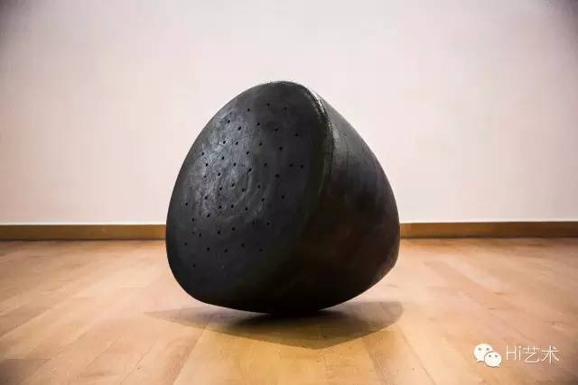 萨卡琳•克鲁昂 《莲蓬》 120×120cm×3 铅、玻璃钢 1998-2015
萨卡琳•克鲁昂 《莲蓬》 120×120cm×3 铅、玻璃钢 1998-2015