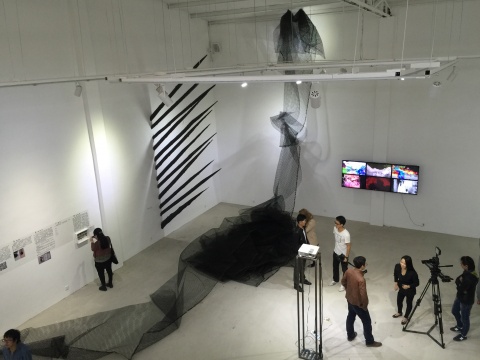 位于草场地甲8号 一个新的空间RONG SPACE的开馆展”互助社“现场
