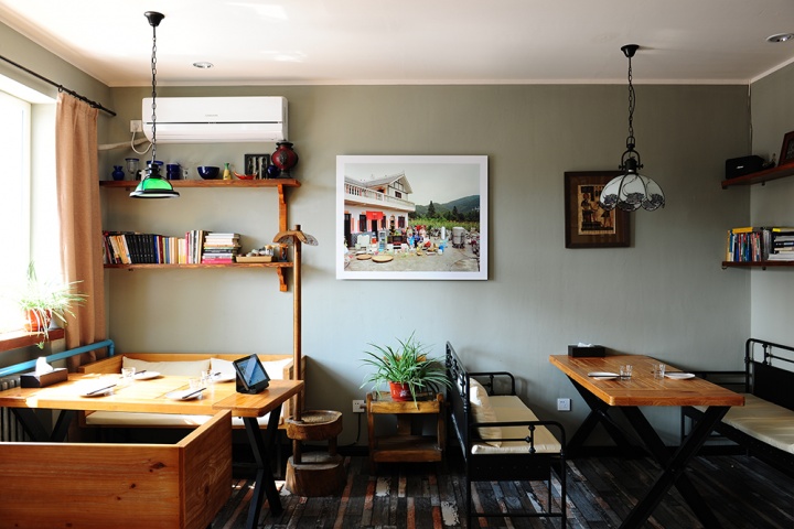 老店二层中黄庆军的摄影作品
