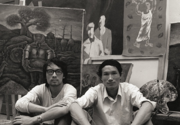 1984年 毛旭辉在工作室与张晓刚合影,工作室位于昆明和平村2号
1984年 毛旭辉在工作室与张晓刚合影,工作室位于昆明和平村2号