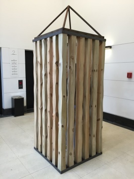 杨心广 2015年作品《无题（牢笼）》 材质为木、铁、六色圆珠笔
