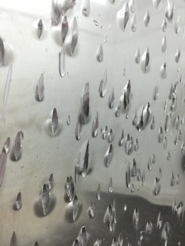 《愤怒雨点》(局部)
《愤怒雨点》(局部)