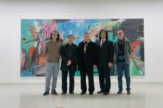 开幕式左起为：策展人樊磊，中央美术学院教授张元，李可染画院院长、日本京都造型艺术大学教授李庚，参展艺术家唐承华，上舍空间艺术顾问赵露