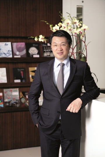 佳士得亚洲区副主席暨亚洲二十世纪及当代艺术部国际董事张丁元表示
佳士得亚洲区副主席暨亚洲二十世纪及当代艺术部国际董事张丁元表示