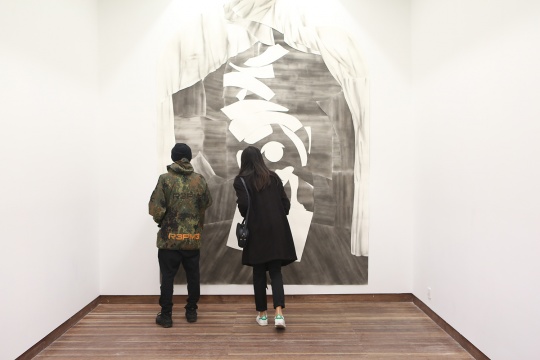 现场制作作品《平衡》 纸本拼贴 尺寸可变 2015
现场制作作品《平衡》 纸本拼贴 尺寸可变 2015