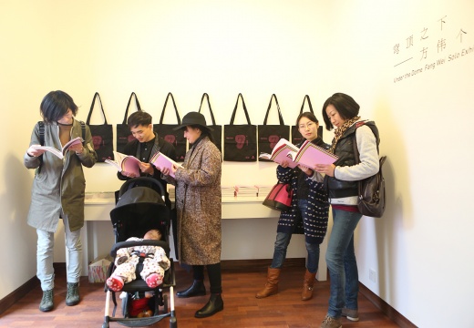 清影精心制作的“年刊” 丰富的内容引人入胜
清影精心制作的“年刊” 丰富的内容引人入胜