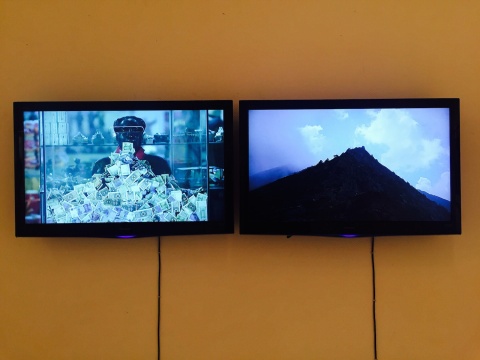 董钧2014年作品《无限风光在险峰》
董钧2014年作品《无限风光在险峰》