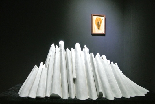 宋佳茵《山1》114×45×37cm 1/3版 2014
宋佳茵《山1》114×45×37cm 1/3版 2014