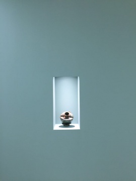 《翻译-青铜器》 20×20×37cm 肥皂、铜箔、香料 2009
《翻译-青铜器》 20×20×37cm 肥皂、铜箔、香料 2009