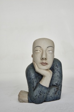 《臆想》32×35×41cm 玻璃钢 2010 《臆想》32×35×41cm 玻璃钢 2010