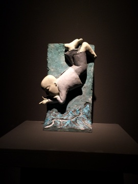 《天降》11×21×35cm 铜 2007 《天降》11×21×35cm 铜 2007